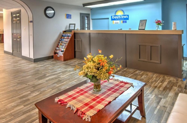 Days Inn by Wyndham Harriman image 29